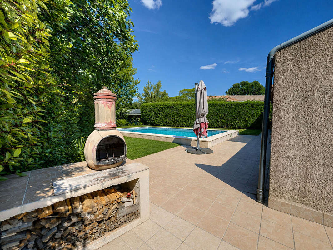Muret - maison plain-pied avec piscine, véranda et grand terrain de plus de 1 000 m² - photo 2