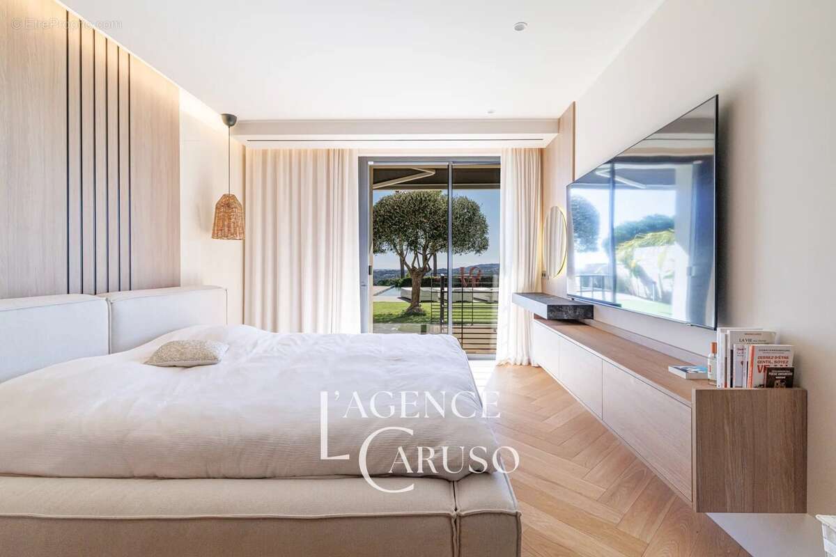 Maison à VILLENEUVE-LOUBET