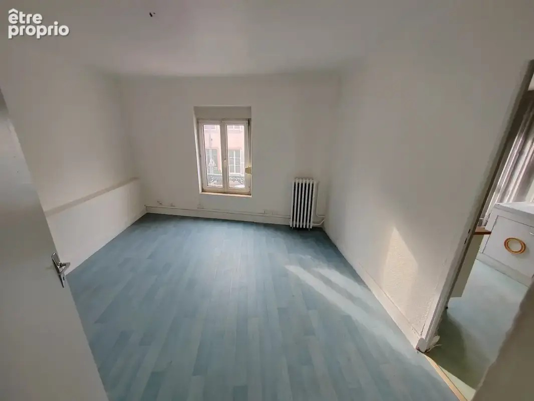 F2 avec balcon 44 m2 à rénover - photo 2