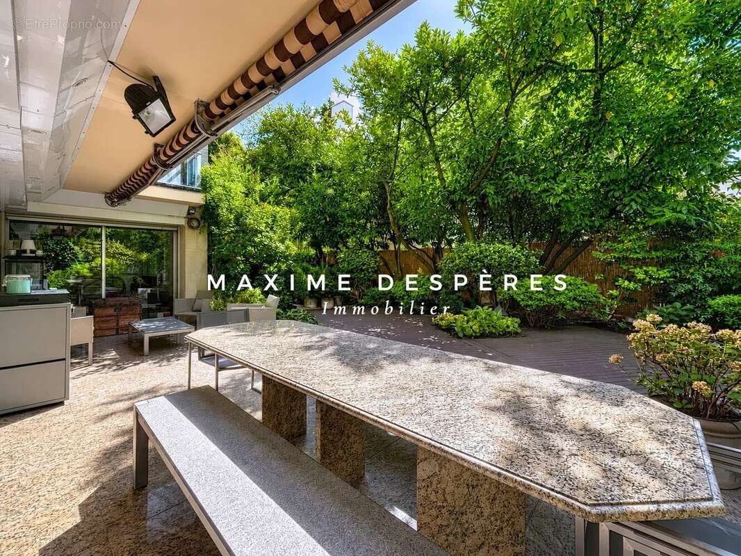 Appartement à NEUILLY-SUR-SEINE