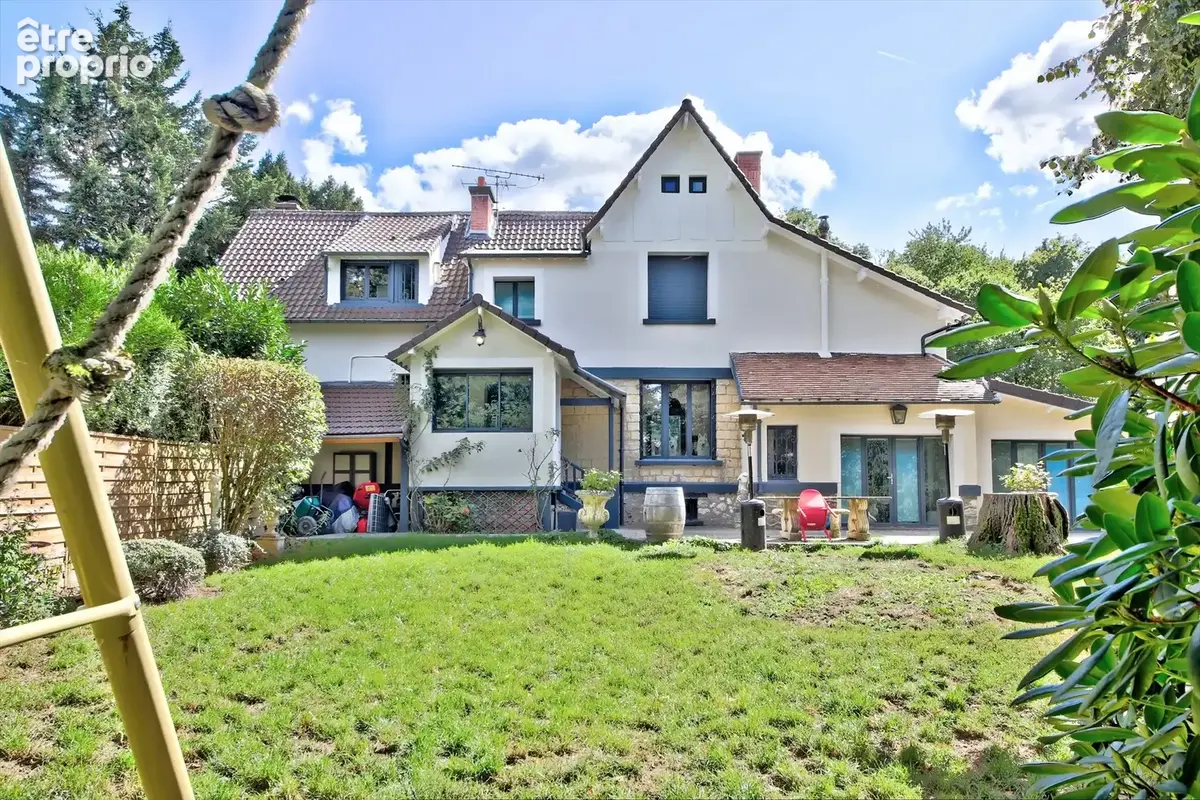 Maison à LA CELLE-SAINT-CLOUD