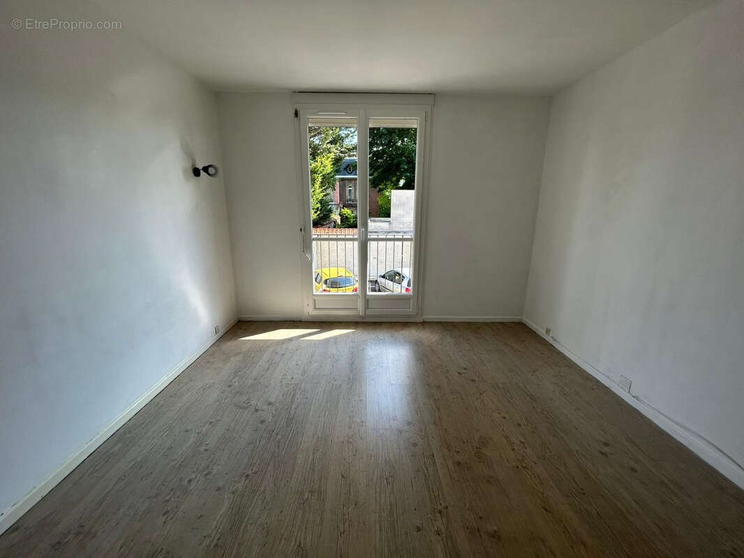 Secteur clemenceau appartement type 4 de 78 m2 + cave - photo 13