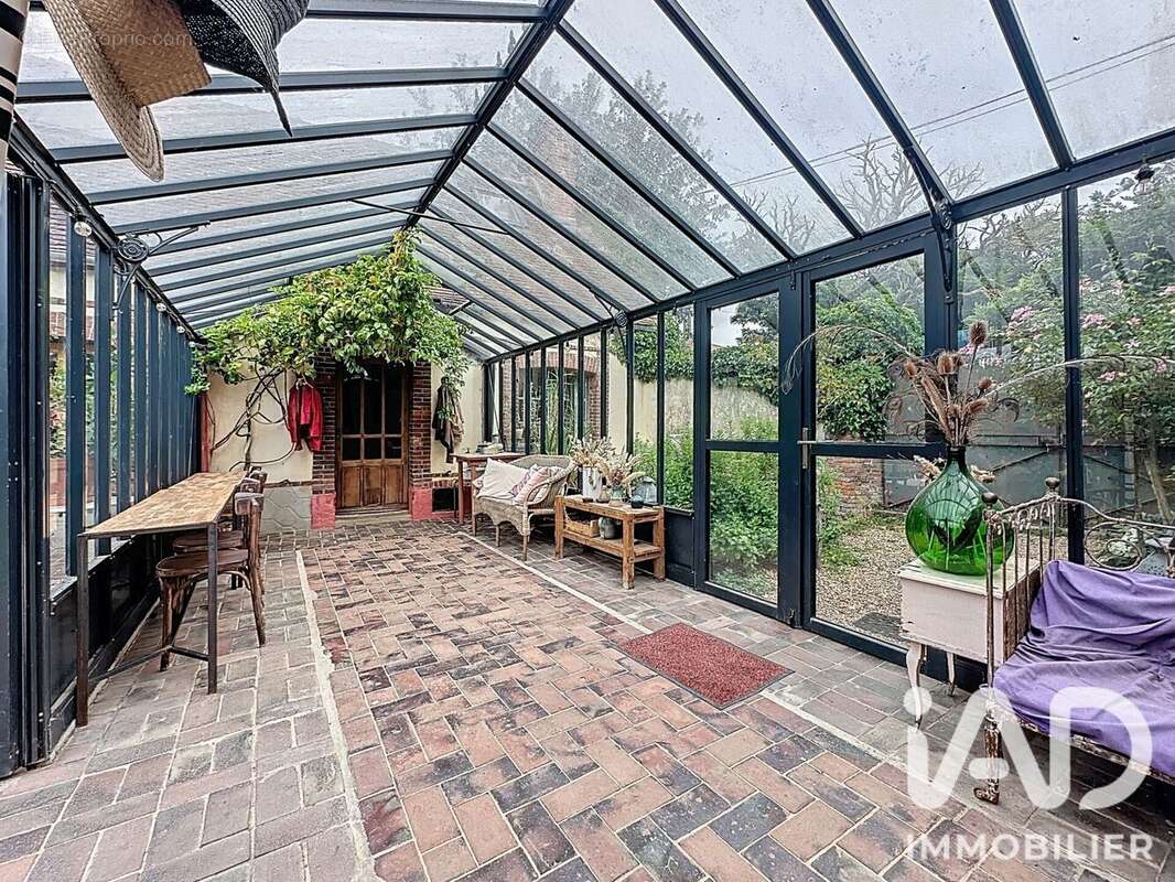 Maison 189 m² à Saint-Ange-Et-Torcay  - photo 3