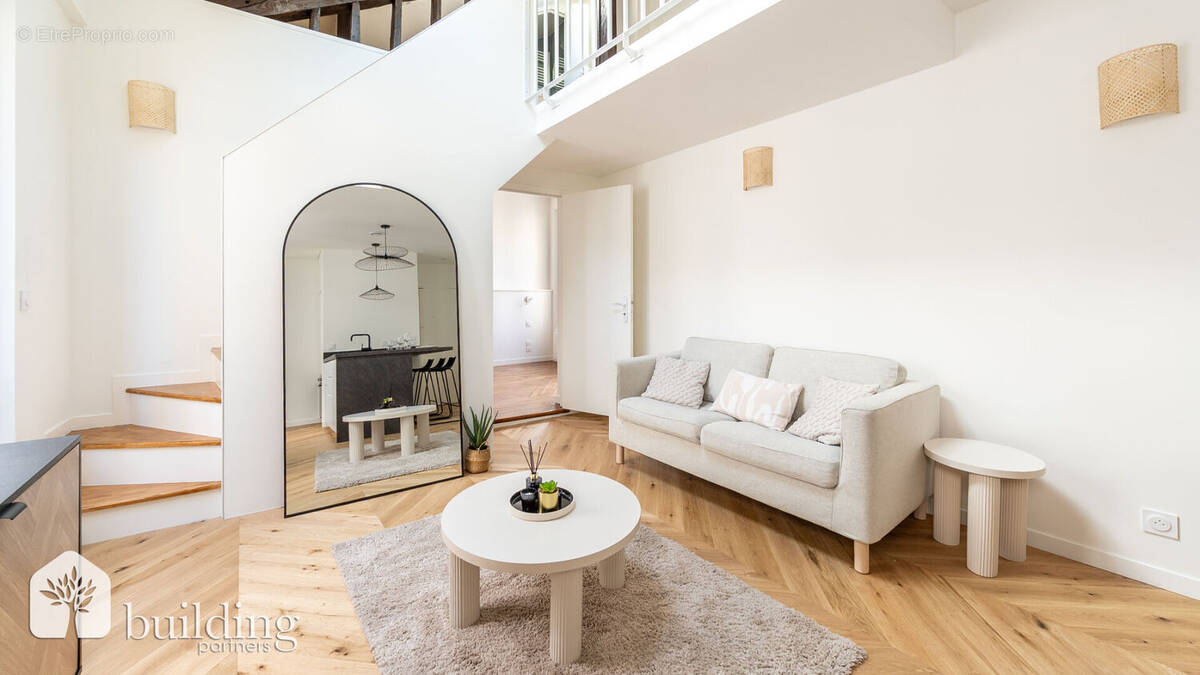 Appartement à PARIS-16E