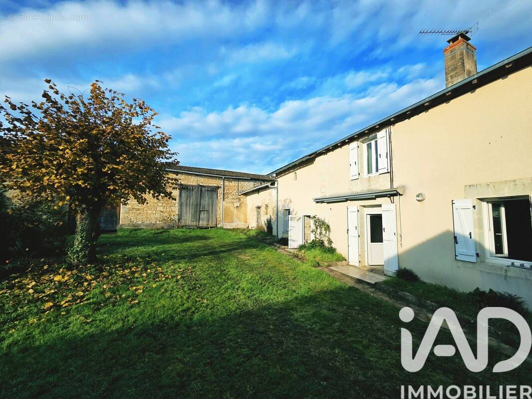 Photo 1 - Maison à MARIGNY-BRIZAY