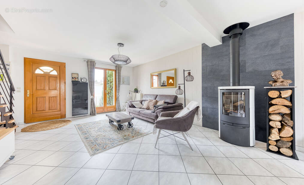 Maison à OZOIR-LA-FERRIERE