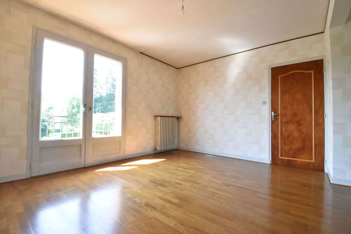 Maison à ARPAJON-SUR-CERE