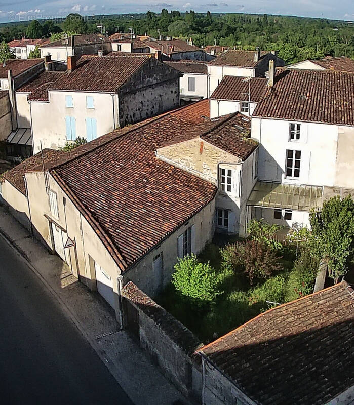 Maison à SAINT-SAVINIEN