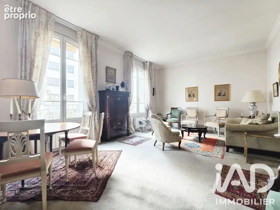 Photo 1 - Appartement à SURESNES