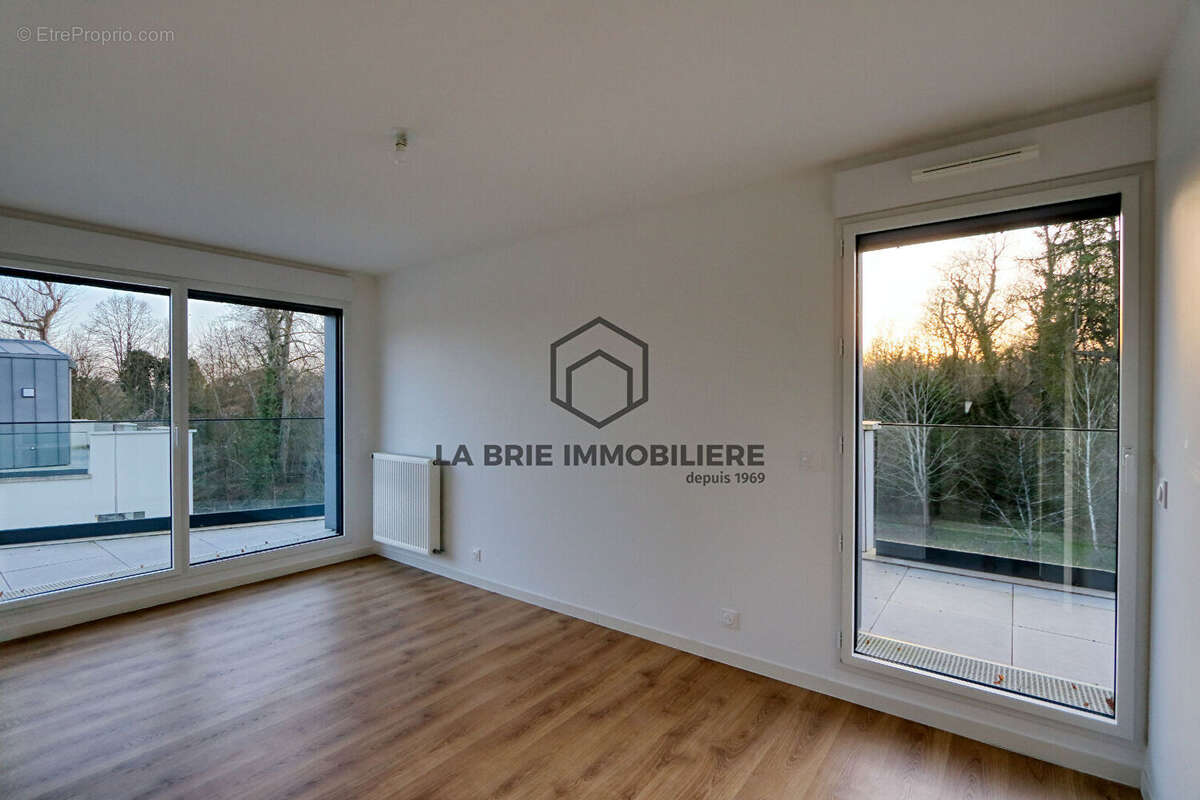 Appartement à RUBELLES