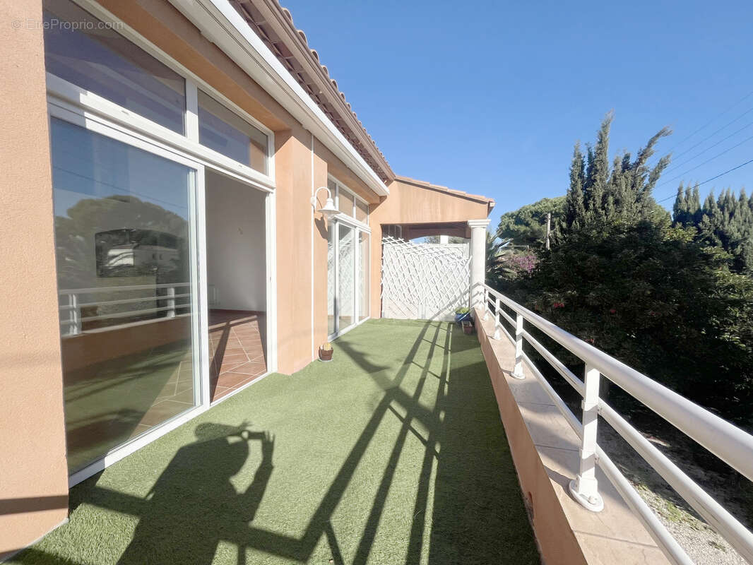 Appartement à HYERES