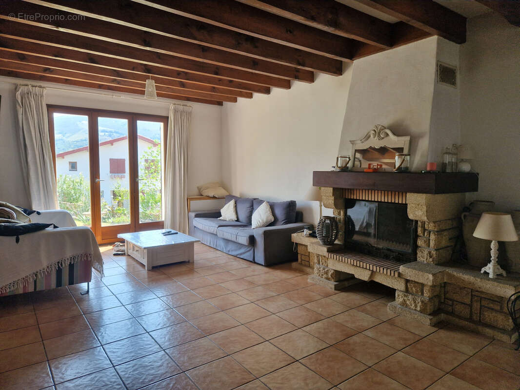 ASCAIN - Charmante maison avec vue sur les Pyrénées - 6 chambres - photo 3