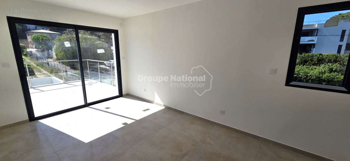 Appartement à CARRY-LE-ROUET