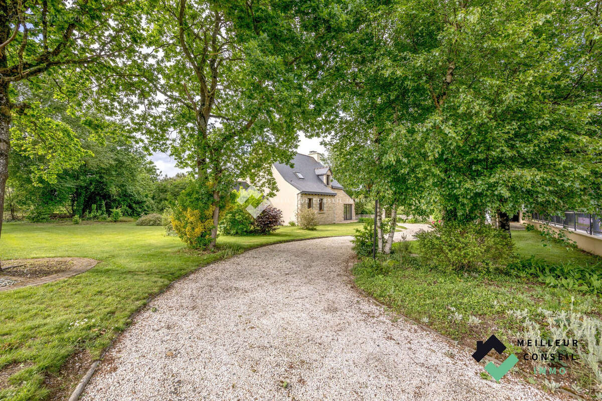 Maison 170 m² à Saint-Julien  - photo 3
