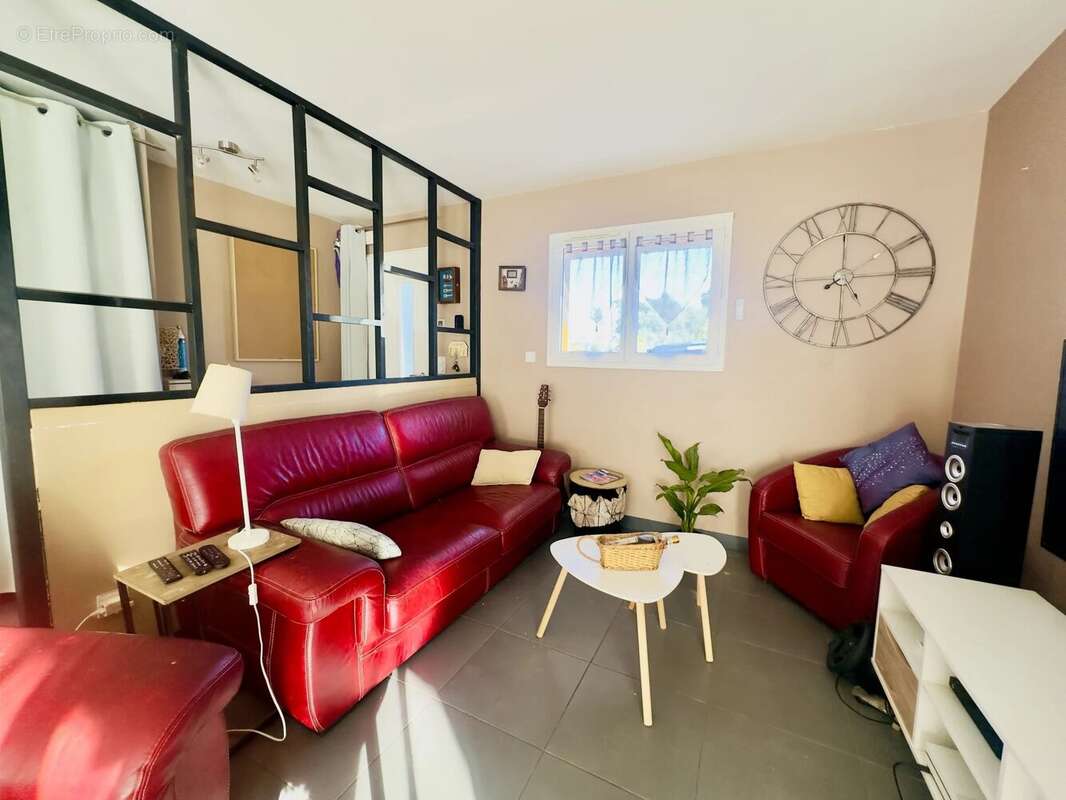 Maison à CONNE-DE-LABARDE