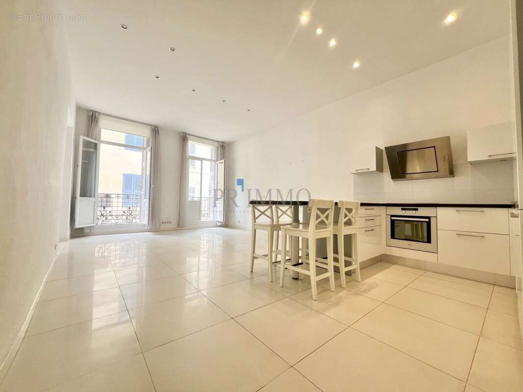 Spacieux appartement T3 de 78 m2, de standing à vendre dans - photo 2