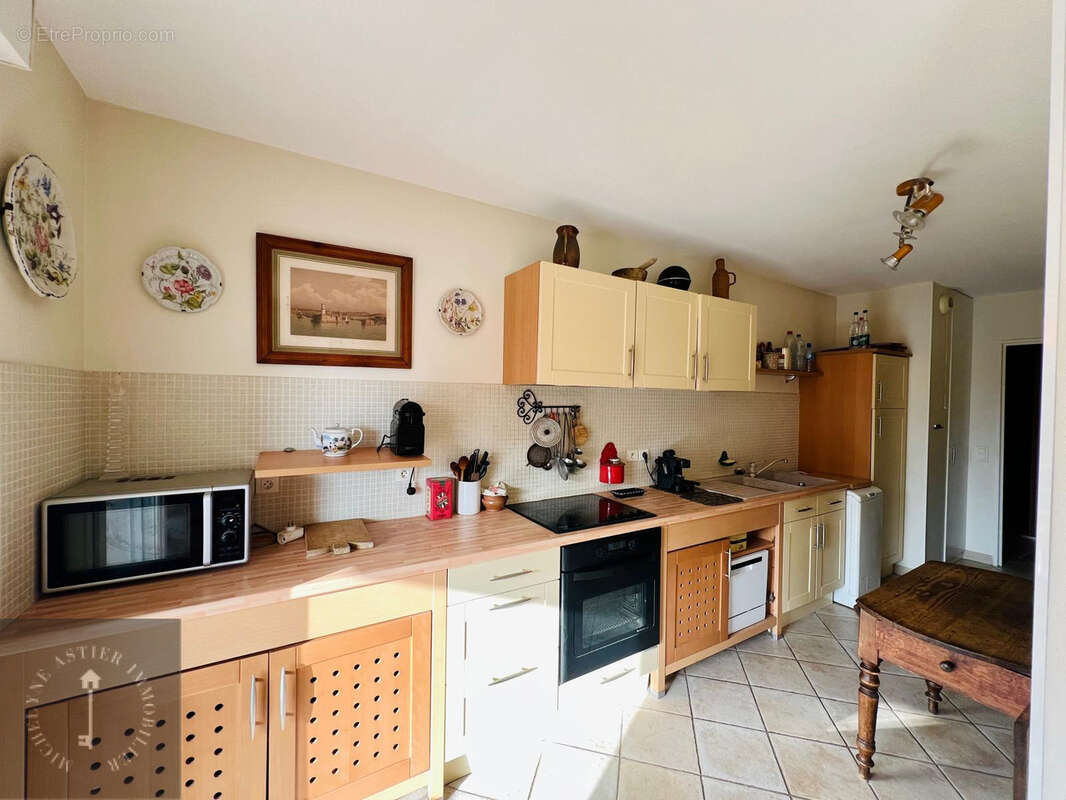 Appartement à SAINT-LAURENT-DU-VAR