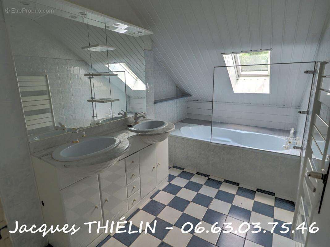 Maison à LONGUE-JUMELLES