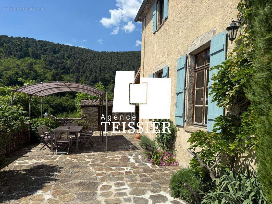 Maison à SAINT-MELANY