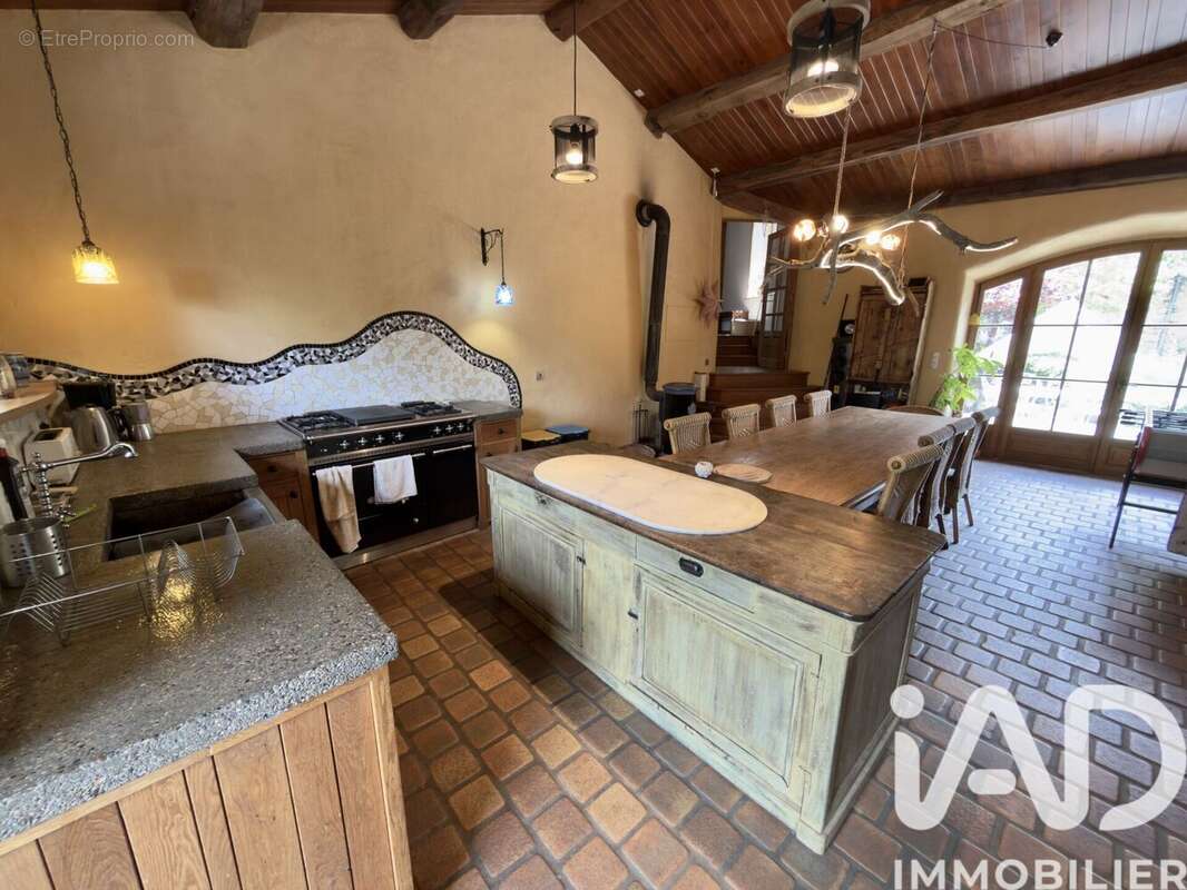 Maison 140 m² à Lachaux  - photo 3