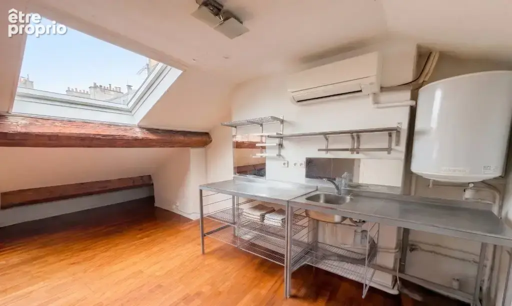 Rue tupin – métro cordeliers – studio mansardé : 27,50 m² au sol (13,78 m² carrez) - photo 4