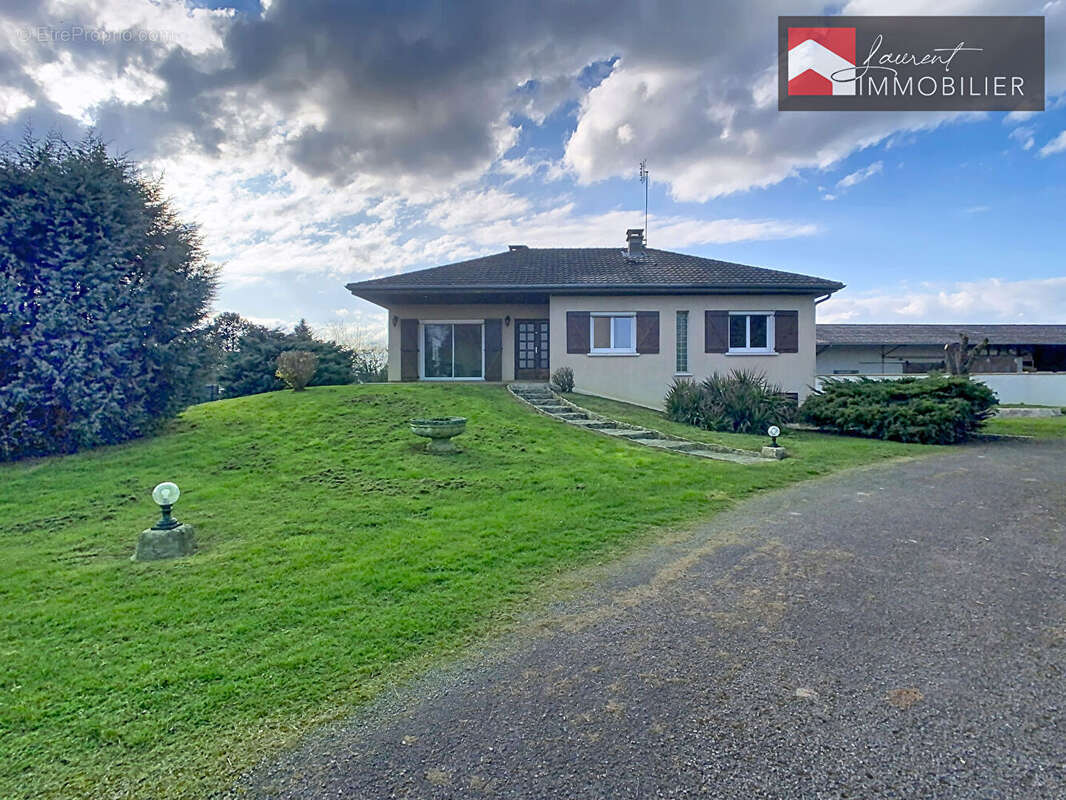 Maison à PONT-DE-VAUX
