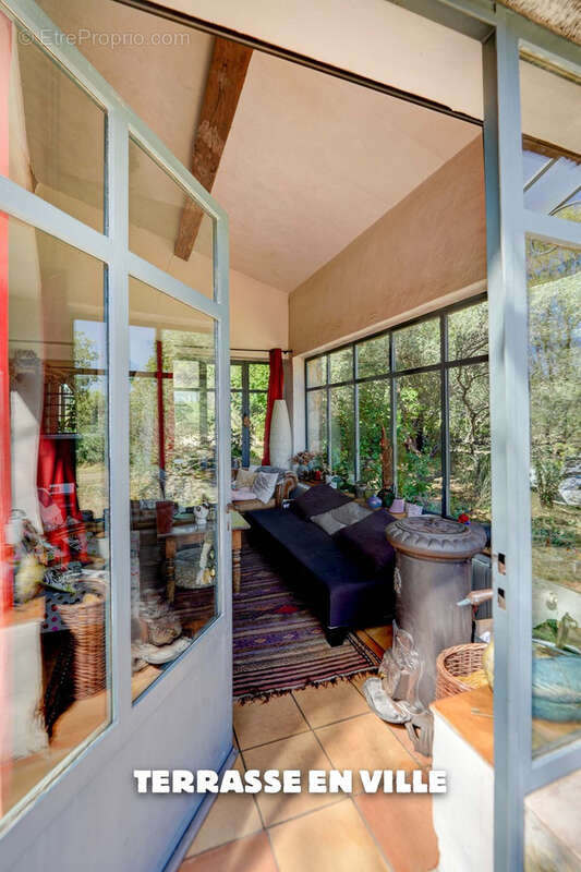 Maison à ENTRECASTEAUX