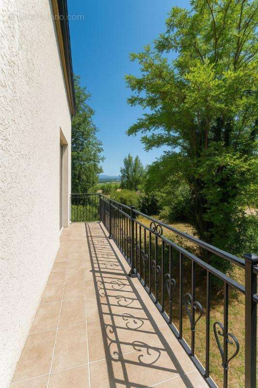 Maison à MEYRARGUES