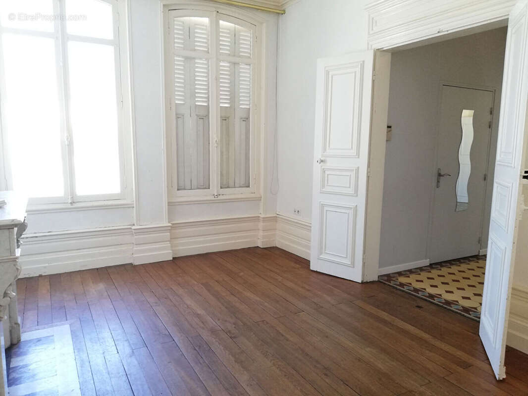 Appartement à MEHUN-SUR-YEVRE