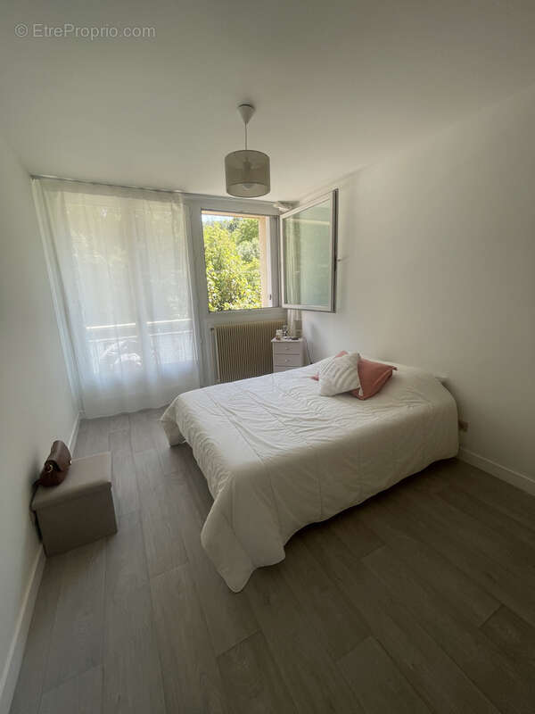 Appartement 64 m2 refait à neuf - photo 4