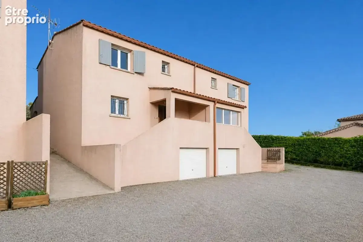 Maison lumineuse avec jardin à Saint-Julien-les-Rosiers - photo 18