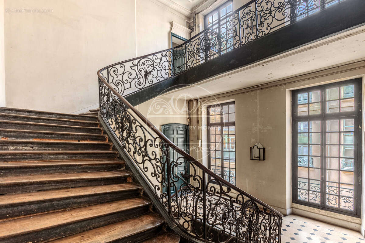 Appartement à PARIS-1E