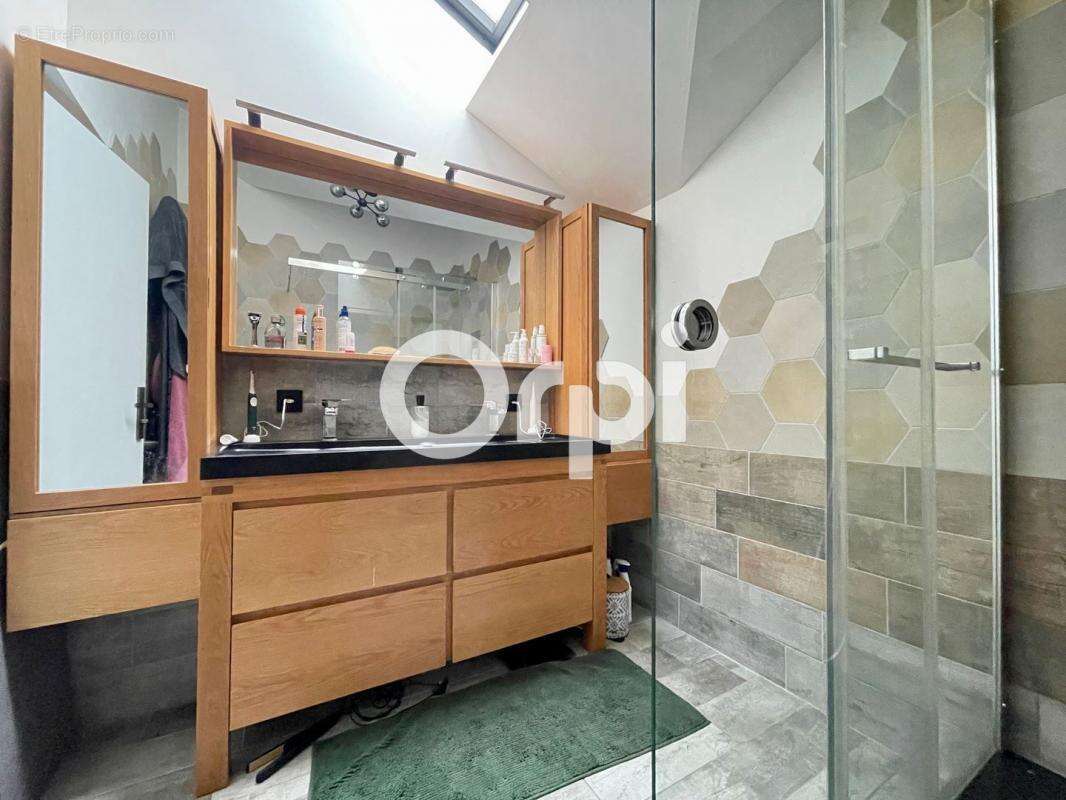 Appartement à VILLARD-BONNOT