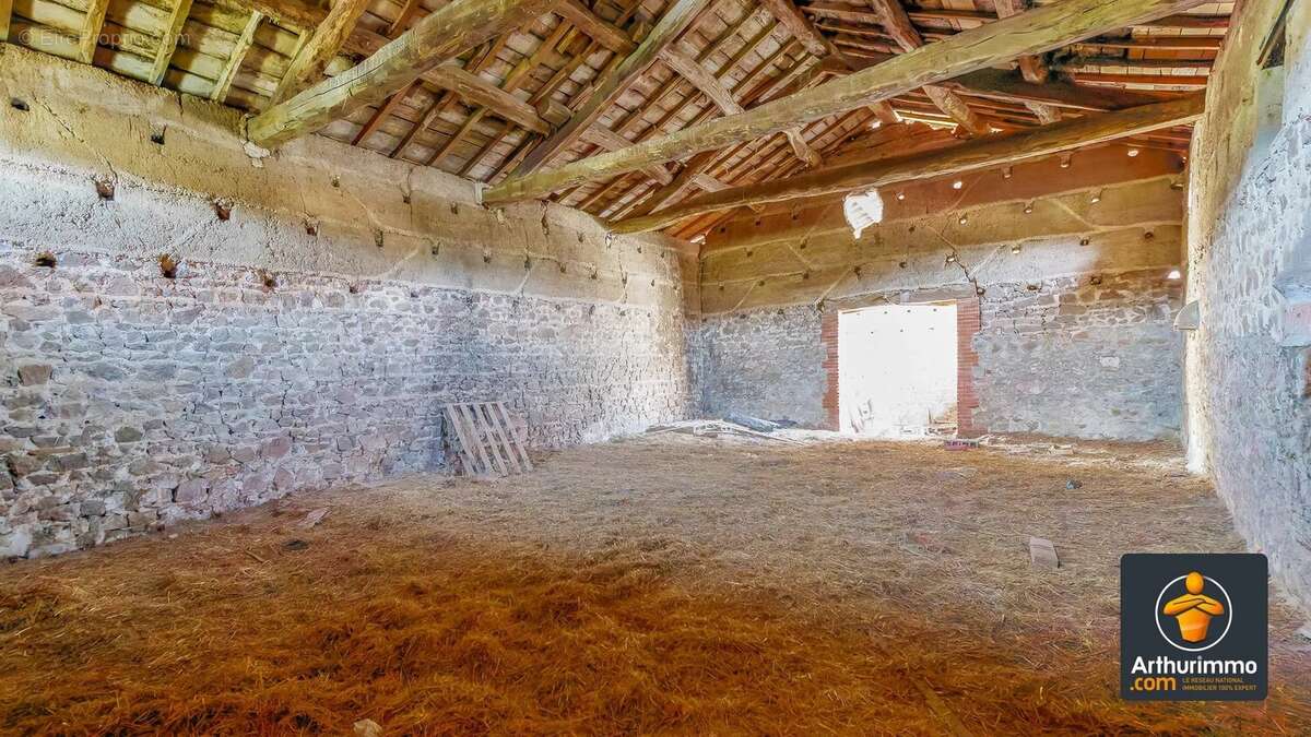 Maison à BRULLIOLES