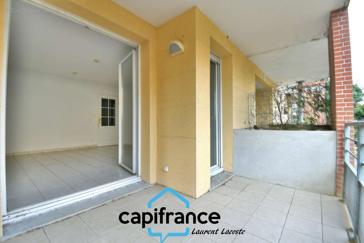 Appartement à vendre 1 pièces L'ISLE JOURDAIN (32) - residence sécurisée parking privatif - photo 3