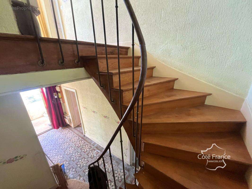 Maison bourgeoise avec vue dégagée   Calme, terrain et dépen - photo 16