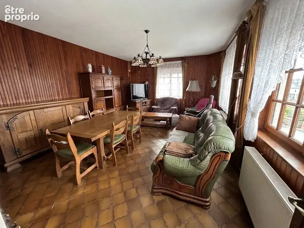 Longère individuelle développant 130m2 environ à rénover bâtie sur une parcelle de 1808m2. - photo 3