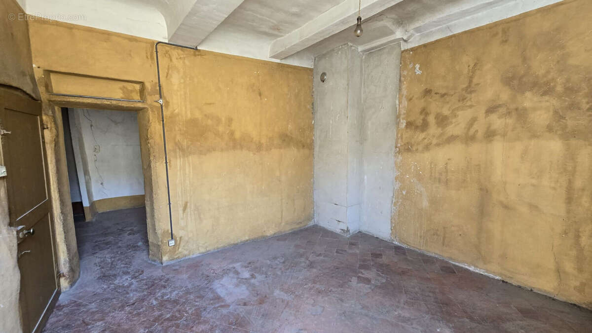 En exclusivité chez Couzinet Immobilier Maison de village à fort potentiel - photo 2