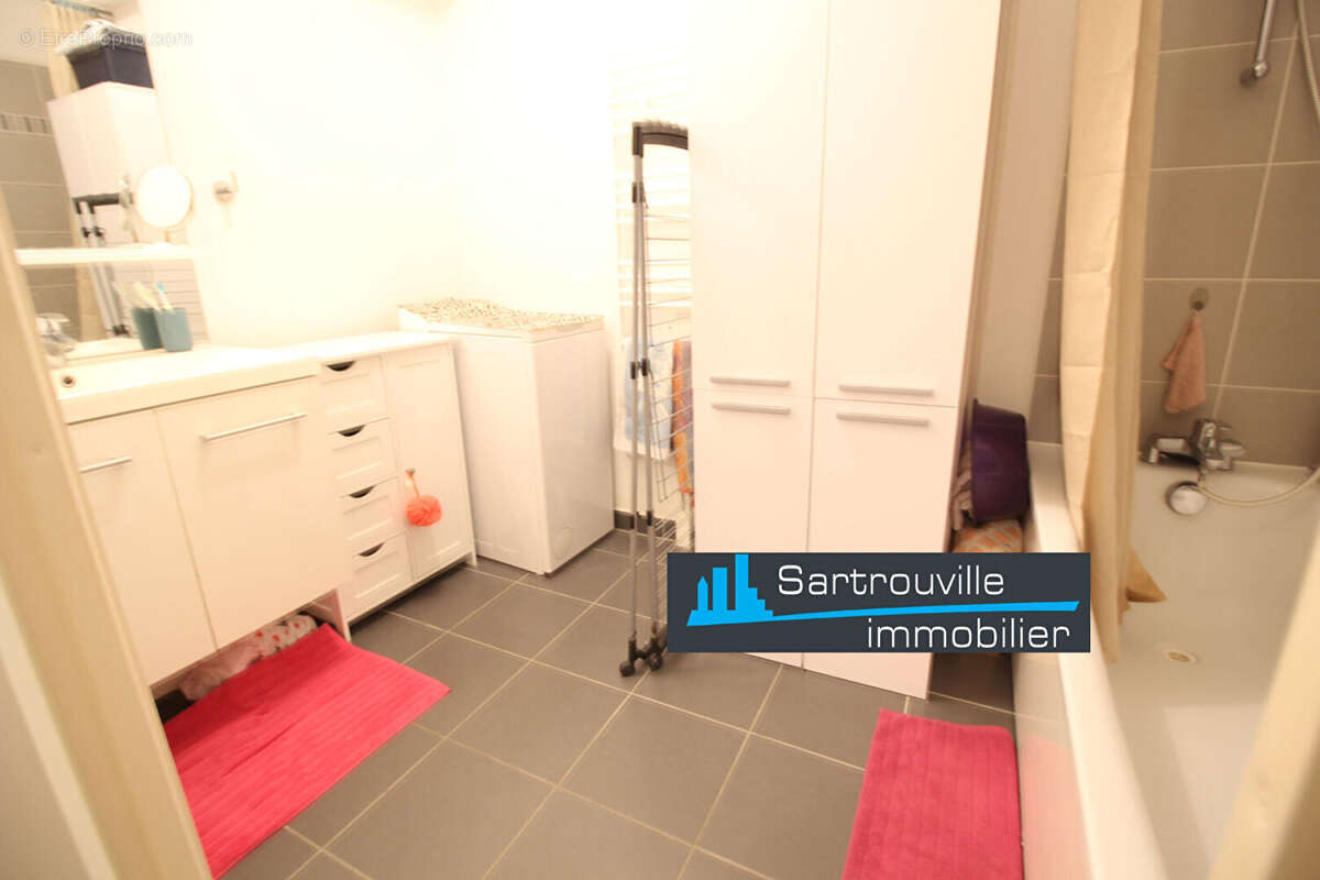 Appartement à SARTROUVILLE