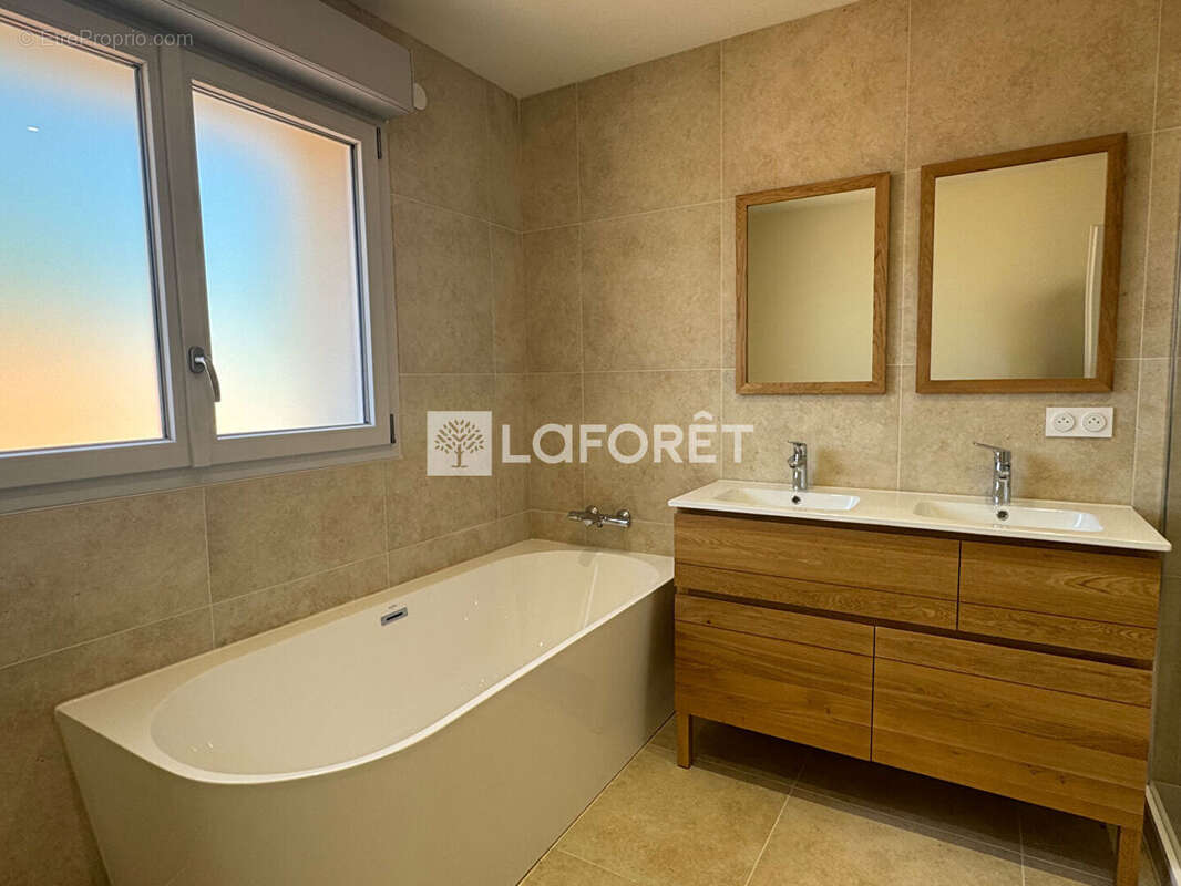 A vendre Maison Eysines 6pièce(s) 150 m² avec son annexe de 40 m² - photo 6
