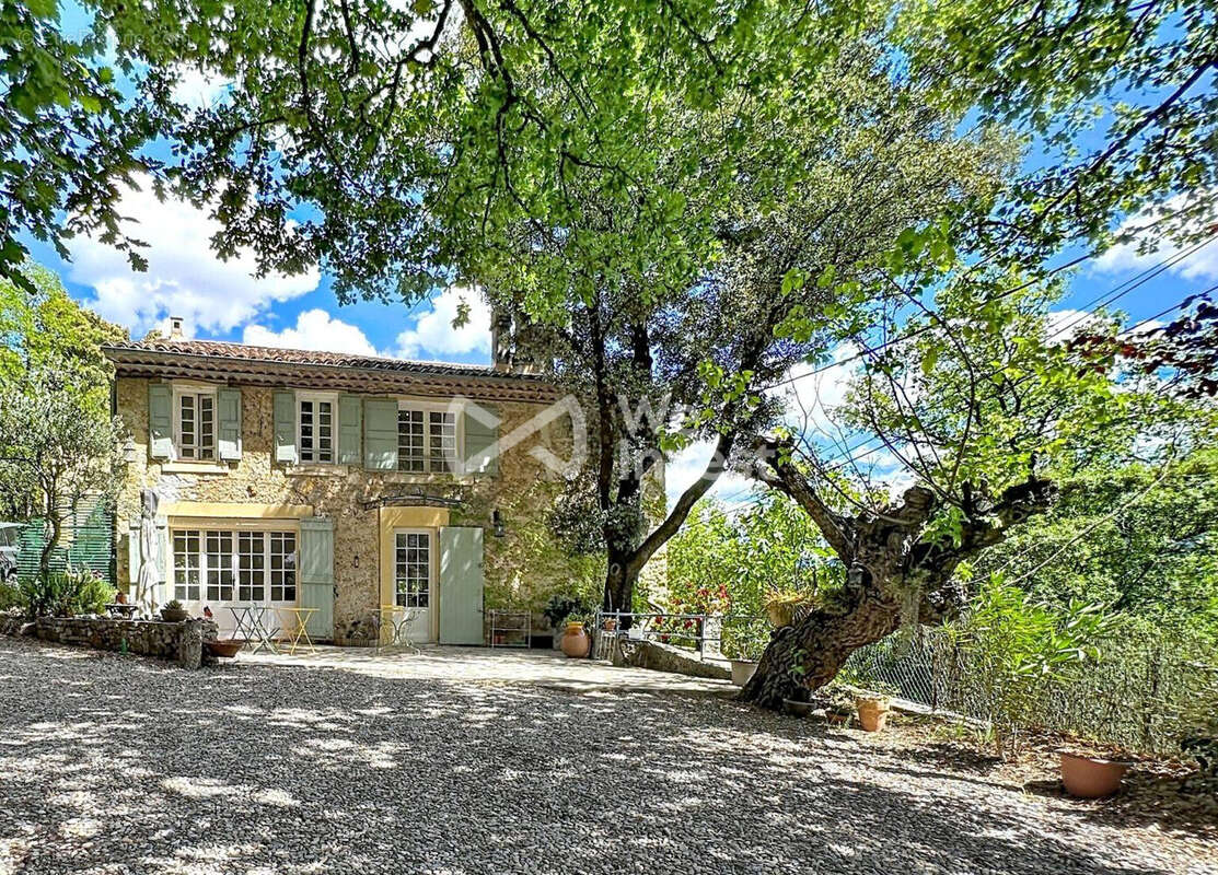 Maison à TOURVES