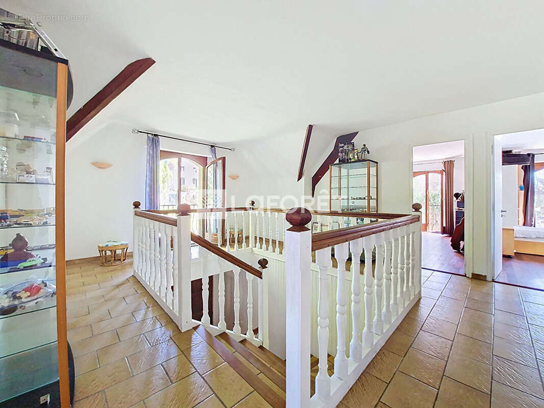 Maison à EVRY-GREGY-SUR-YERRE