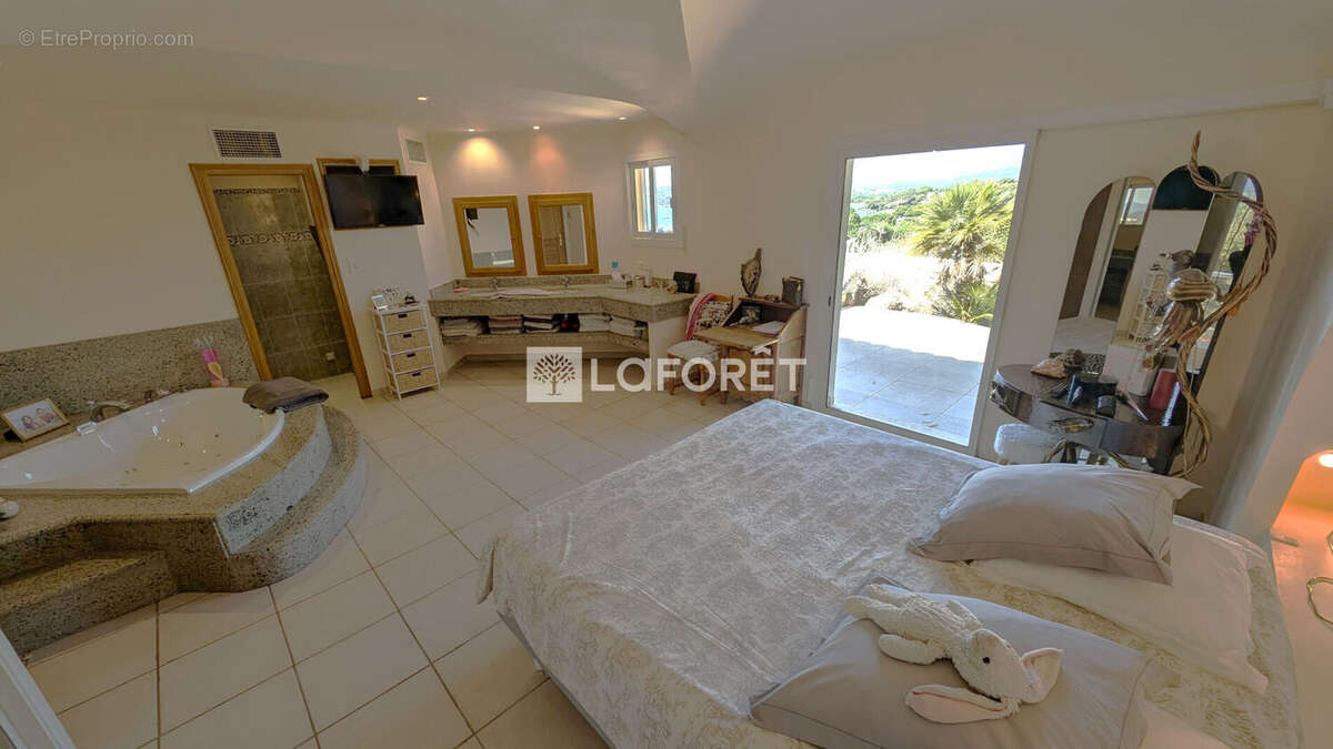 Maison à PORTO-VECCHIO