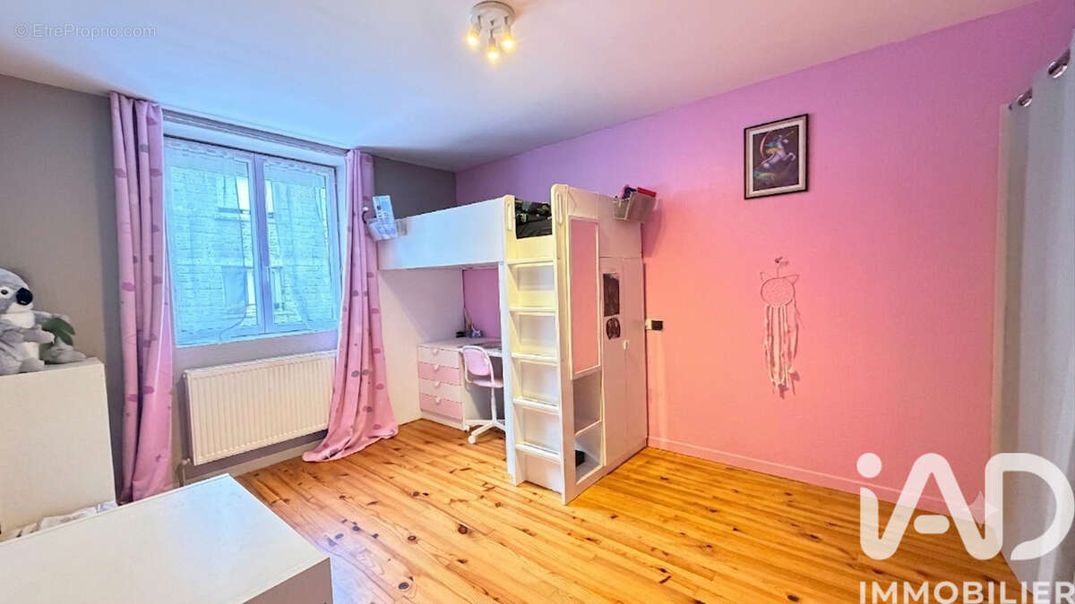 Maison 186 m² à Le Bessat  - photo 9