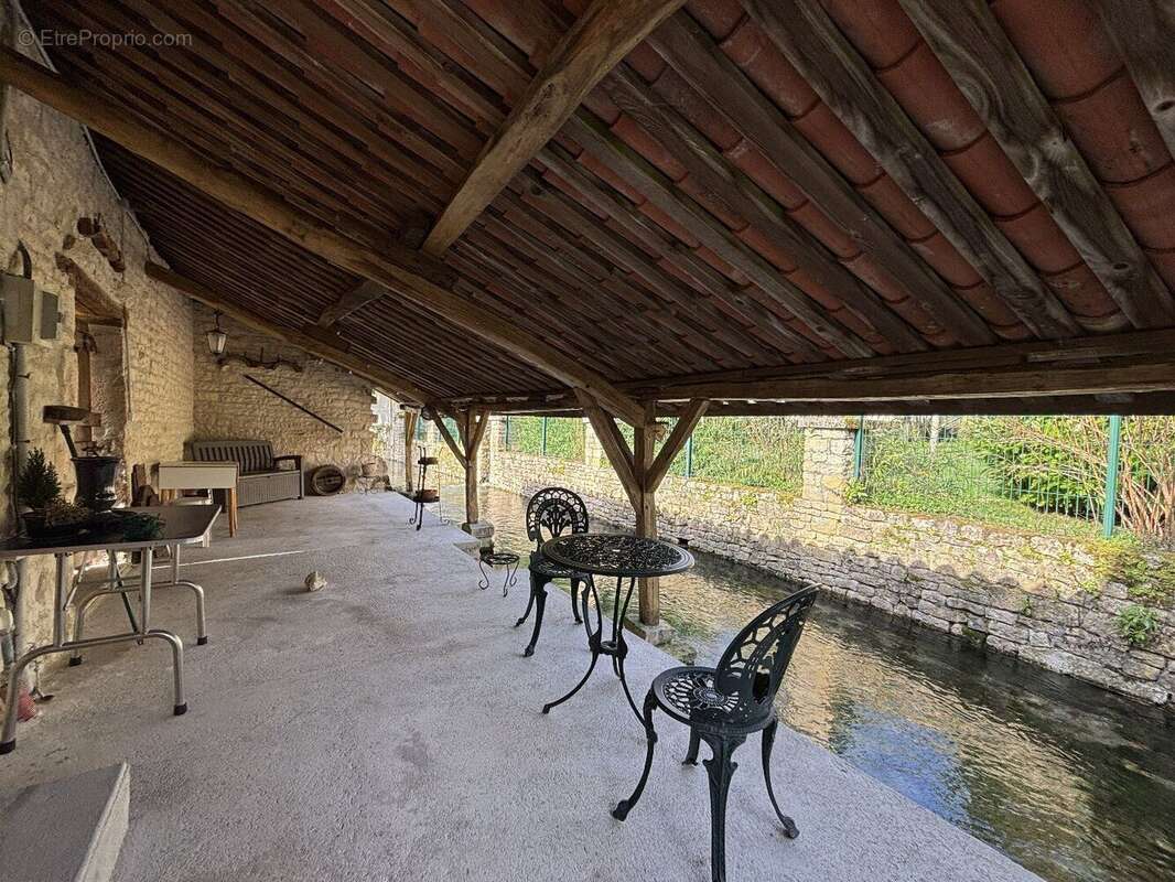 Maison à RUFFEC