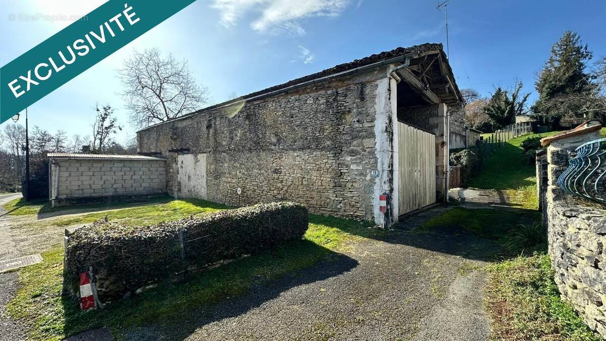 Photo 1 - Maison à SAINT-SAUVANT