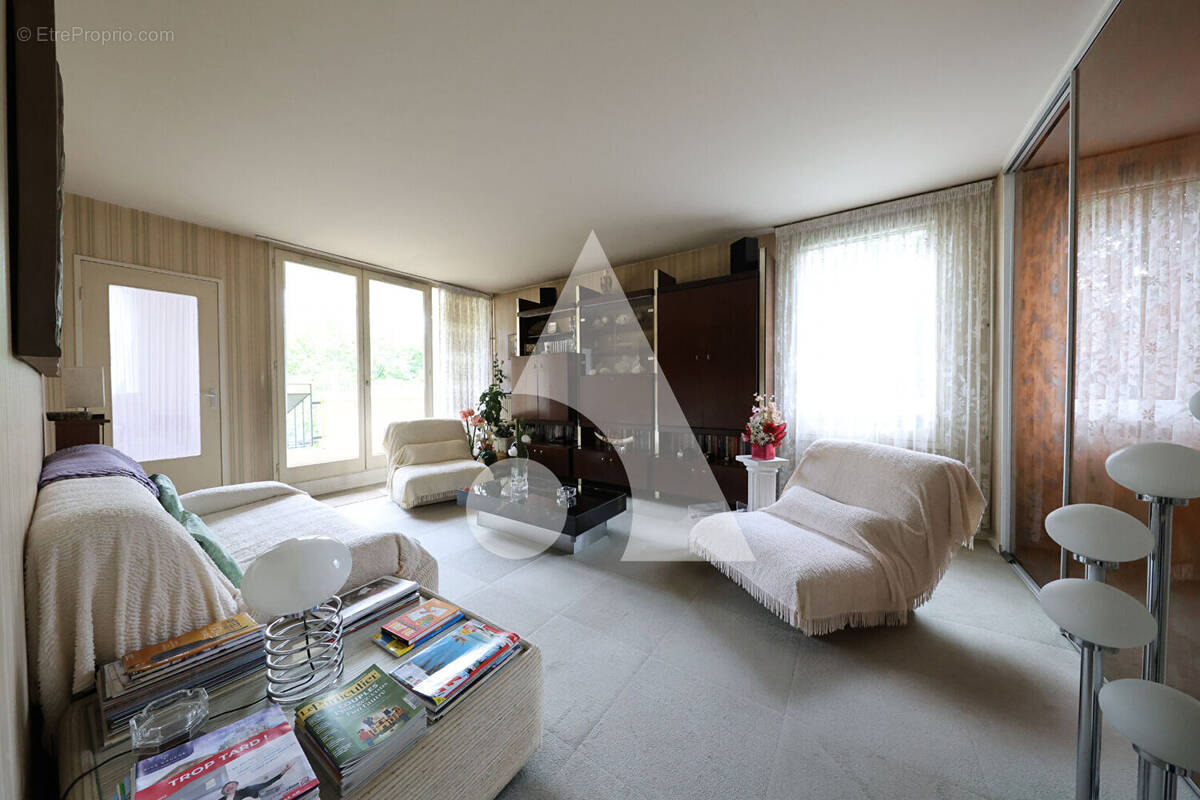 Appartement à CORBEIL-ESSONNES