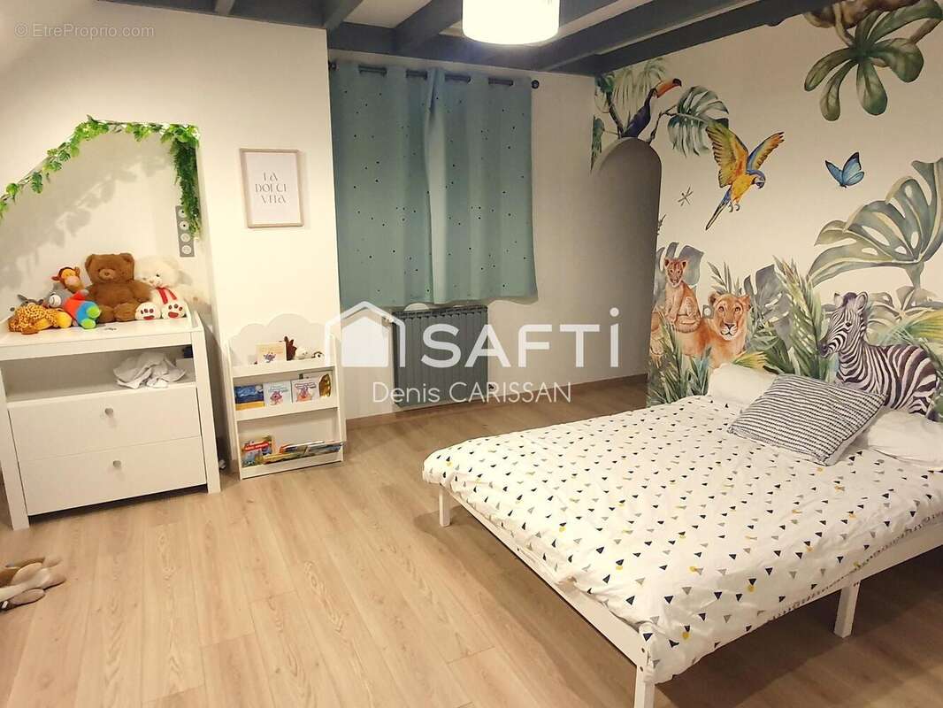 Maison 162 m² à Saint-Nexans  - photo 9