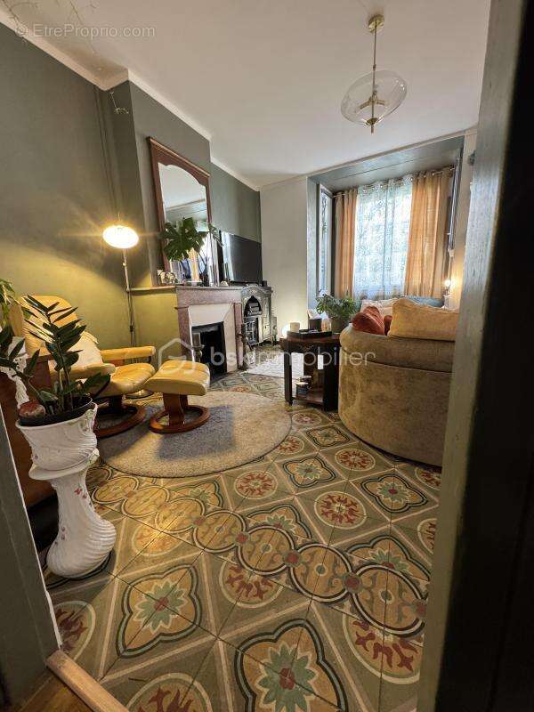 34500 BEZIERS - Bd de GENEVE - Appt 1er étage - 115m2 + véranda 20m2 + 2 greniers - Rénové - Isolé - Equipé - photo 2