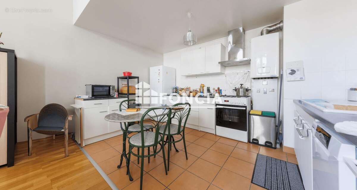 Appartement t2 60 m² en tres bon etat - photo 4